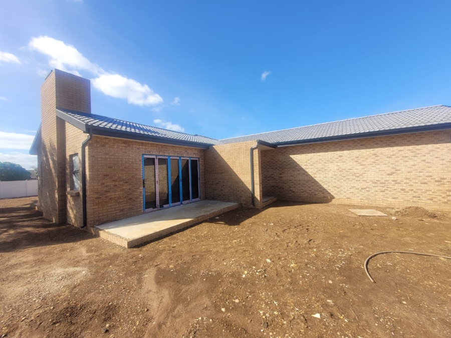 4 Bedroom Property for Sale in Noorsekloof Eastern Cape